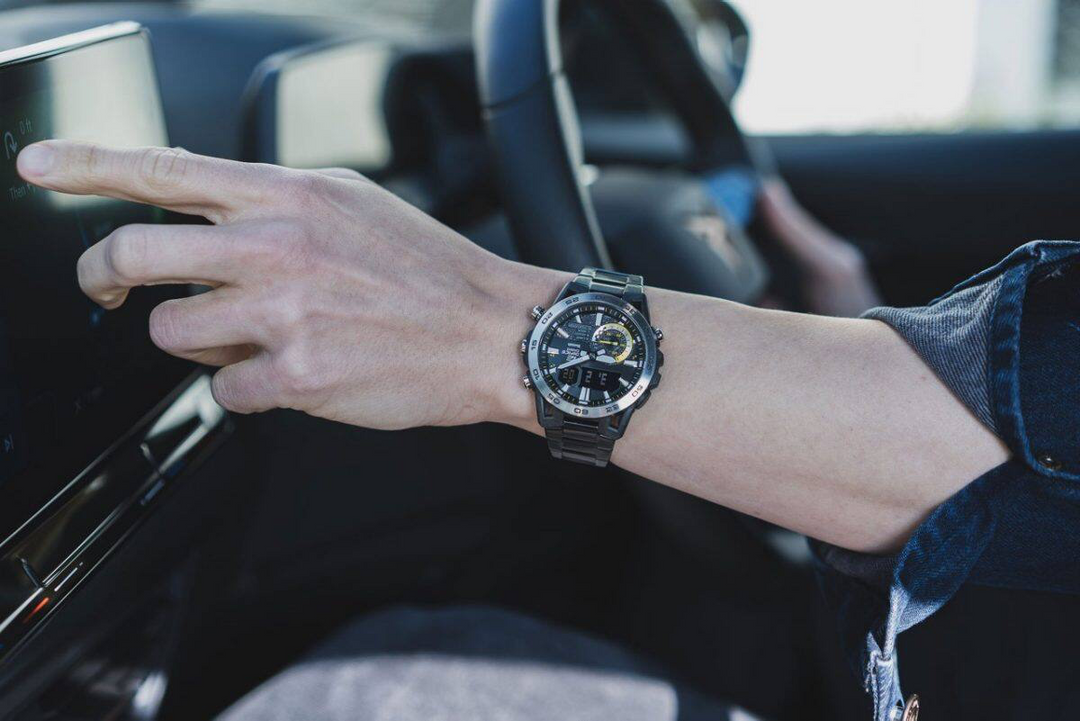 CASIO EDIFICE ECB-40DC-1ADF SOSPENSIONE MEN WATCH