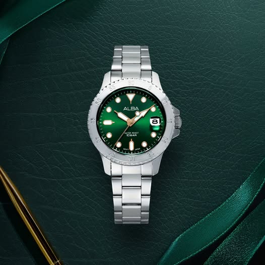 ALBA AG8Q39X green dial active lifestyle versatile styling