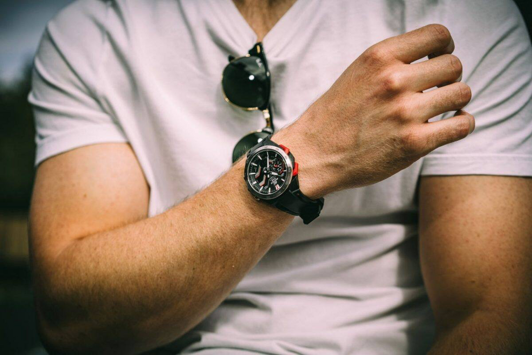 CASIO EDIFICE ECB-2200P-1ADF WINDFLOW MEN WATCH