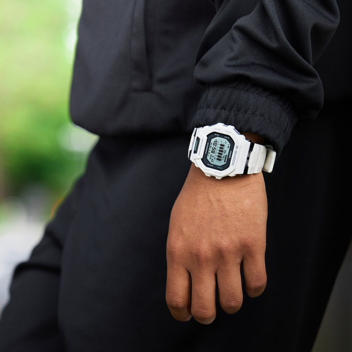 CASIO G-SHOCK G-SQUAD SPORTS GBD-200-7DR DIGITAL WHITE MEN WATCH