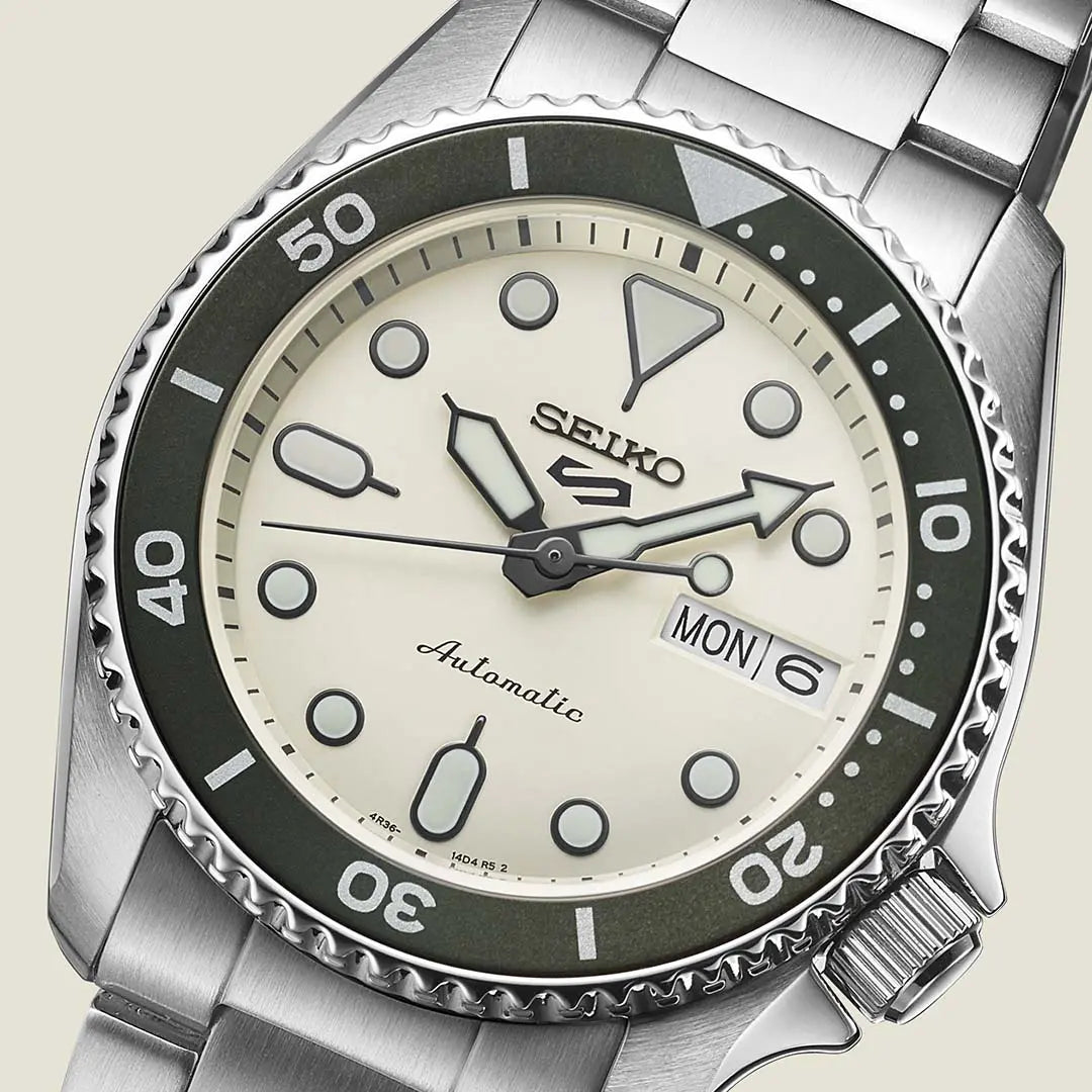 Seiko 5 white dial top diver