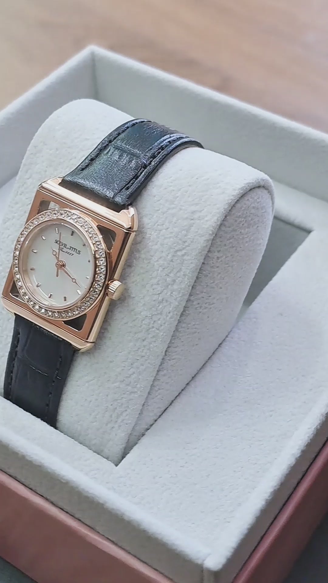 SOLVIL ET TITUS THE LETTER W06-03344-002 3 HANDS QUARTZ LEATHER WOMEN WATCH