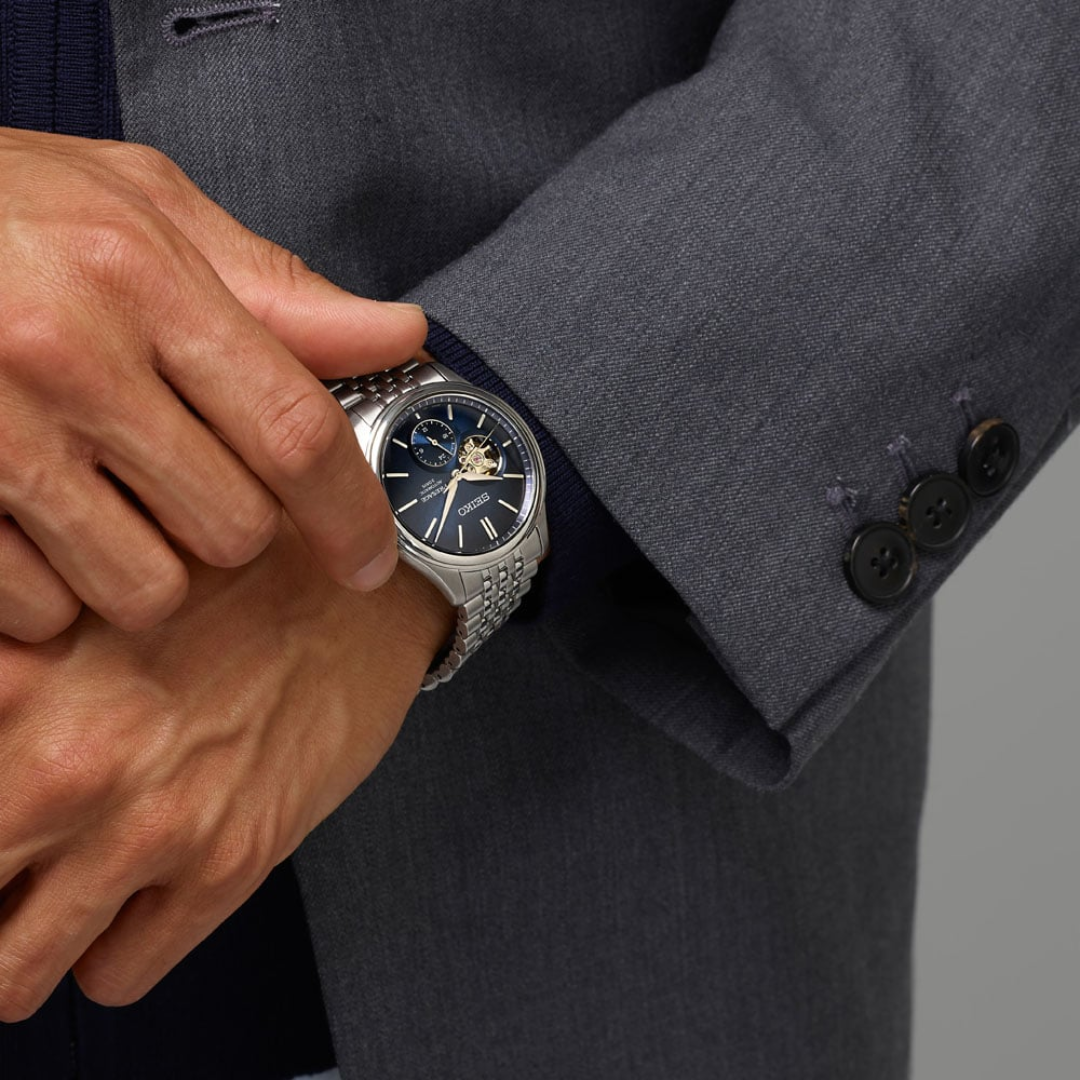 Seiko SPB527J1 side view showing dual-curved sapphire and 40.2mm case